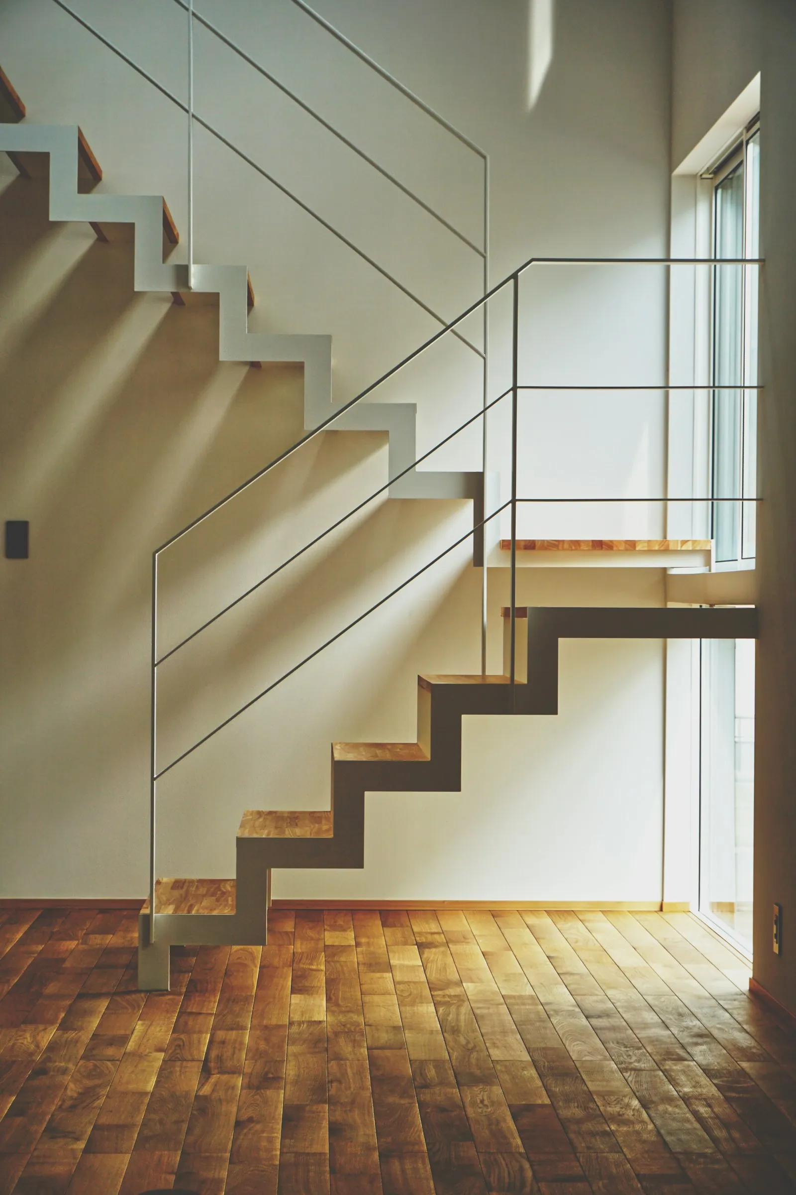 Escalier suspendu en bois